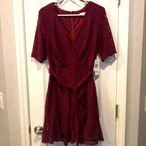 NWT CITY VIBE WOMENS  SIZE 13 JUNIOR SIZR WINE COLOR EYELET FAUX WRAP DRESS